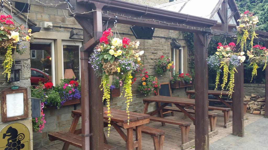 Hotel The Rose And Crown Huddersfield Exteriér fotografie